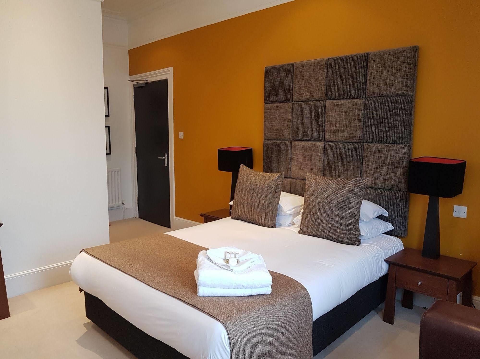 The Relish Bed & Breakfast โฟล์กสตัน ภายนอก รูปภาพ